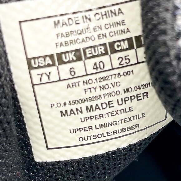 Under Armour UA GS Charged Sneakers Shoes Black Youth Size 7y - Picture 8 of 9